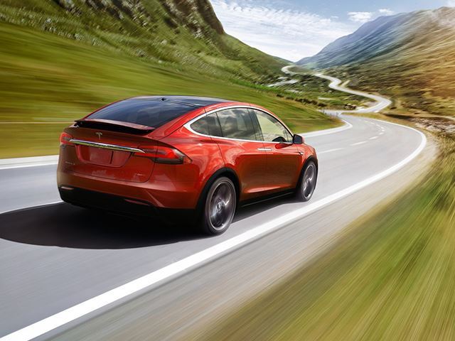 Tesla планирует тотальный запуск Model X на 2016 год